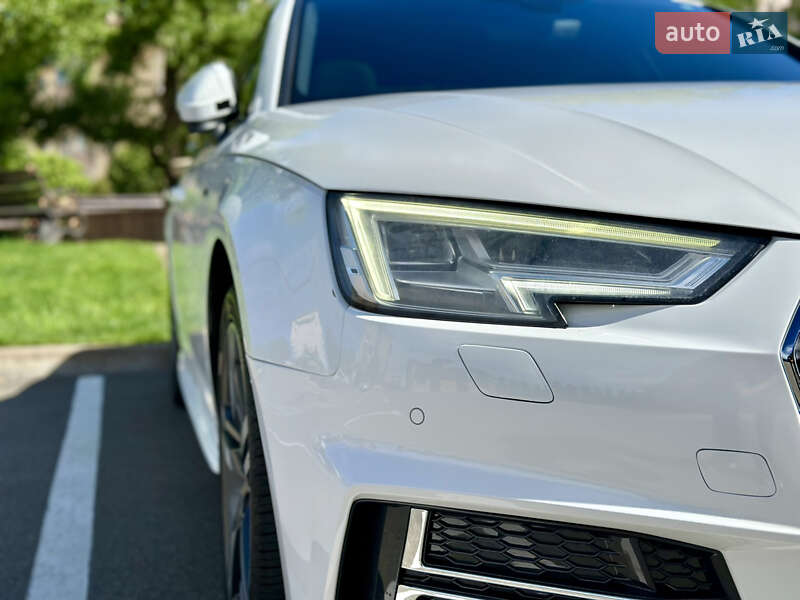 Седан Audi A4 2017 в Киеве