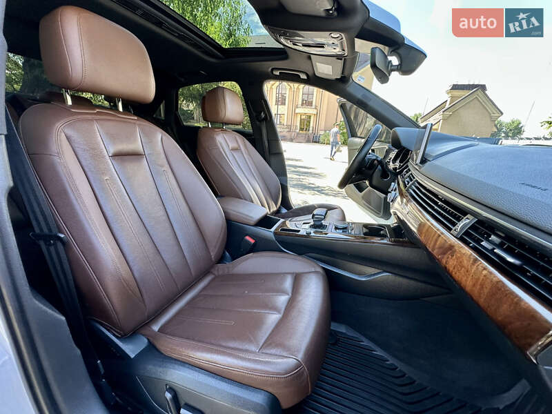 Седан Audi A4 2017 в Киеве
