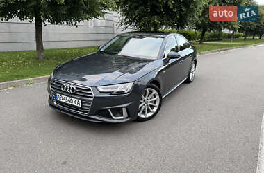 Седан Audi A4 2019 в 