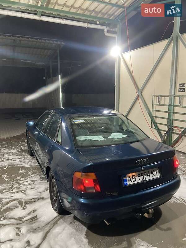 Седан Audi A4 1996 в Хмельницком