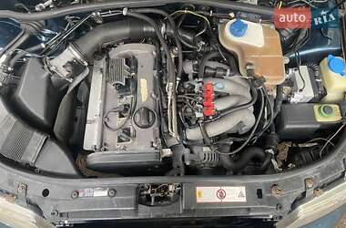 Седан Audi A4 1996 в 