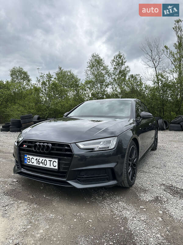 Седан Audi A4 2017 в Львове