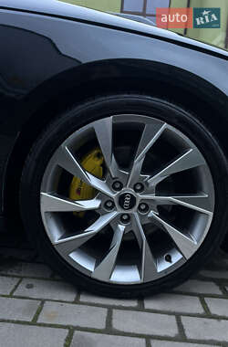 Седан Audi A4 2015 в 