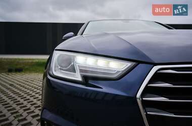 Универсал Audi A4 2019 в 