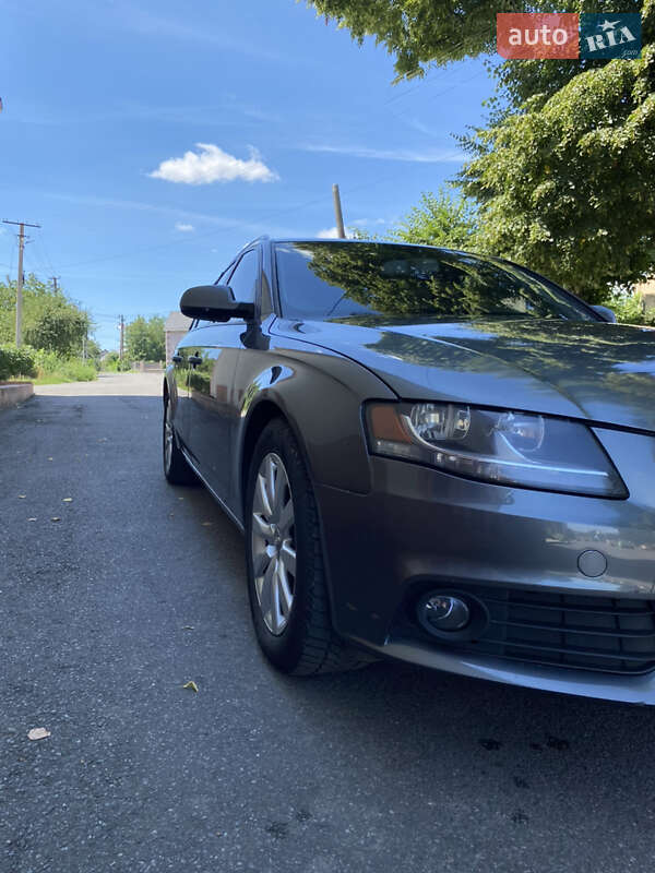 Універсал Audi A4 2012 в Тростянці