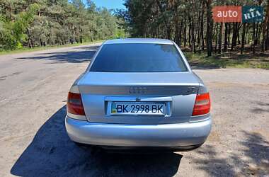 Седан Audi A4 1997 в 