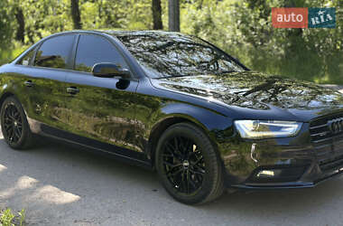 Седан Audi A4 2014 в 