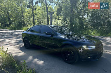 Седан Audi A4 2014 в 