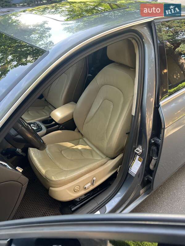 Седан Audi A4 2012 в Полтаве