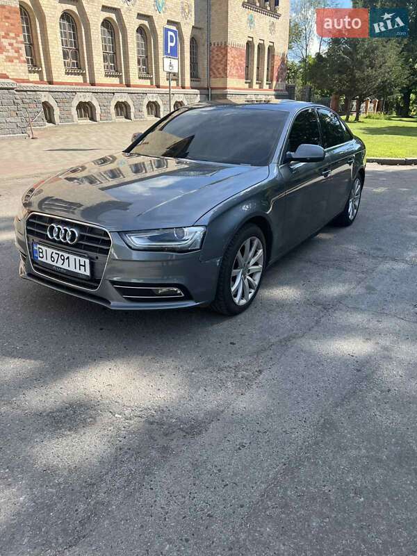 Седан Audi A4 2012 в Полтаве