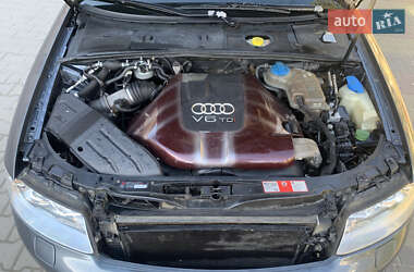 Седан Audi A4 2001 в 
