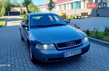 Седан Audi A4 2000 в 