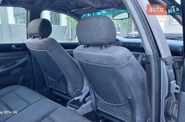 Седан Audi A4 2000 в 