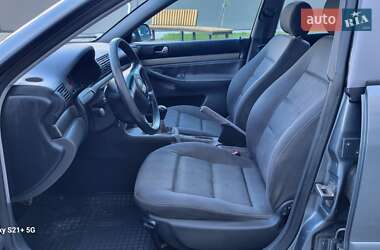 Седан Audi A4 2000 в 