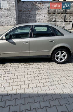Седан Audi A4 2001 в 