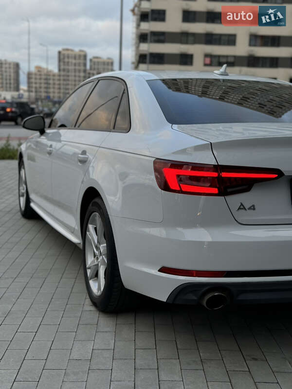 Седан Audi A4 2018 в Києві