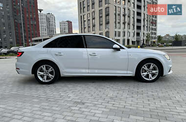 Седан Audi A4 2018 в 