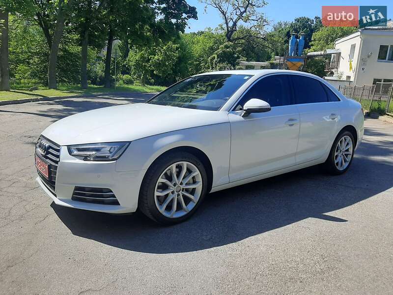 Седан Audi A4 2016 в 
