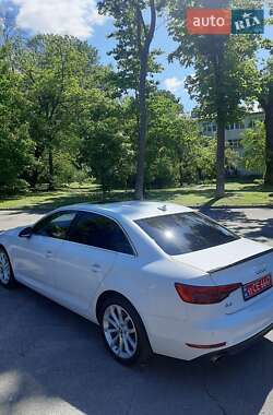 Седан Audi A4 2016 в 