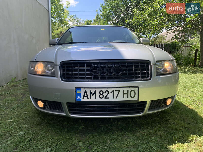 Кабриолет Audi A4 2004 в 