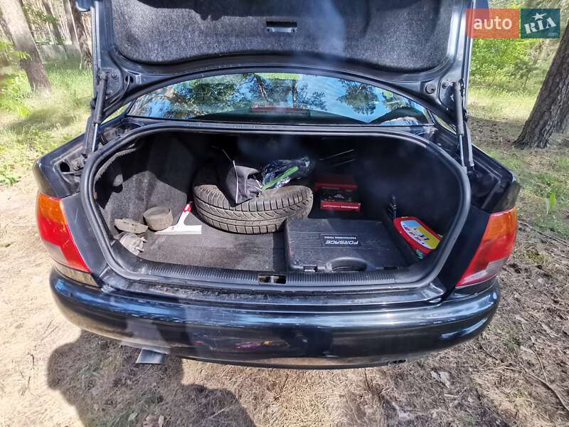 Седан Audi A4 1996 в Киеве