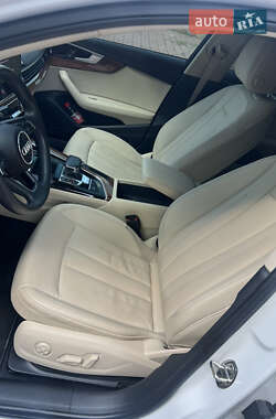 Седан Audi A4 2020 в 