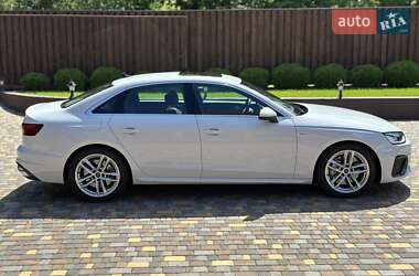 Седан Audi A4 2020 в 
