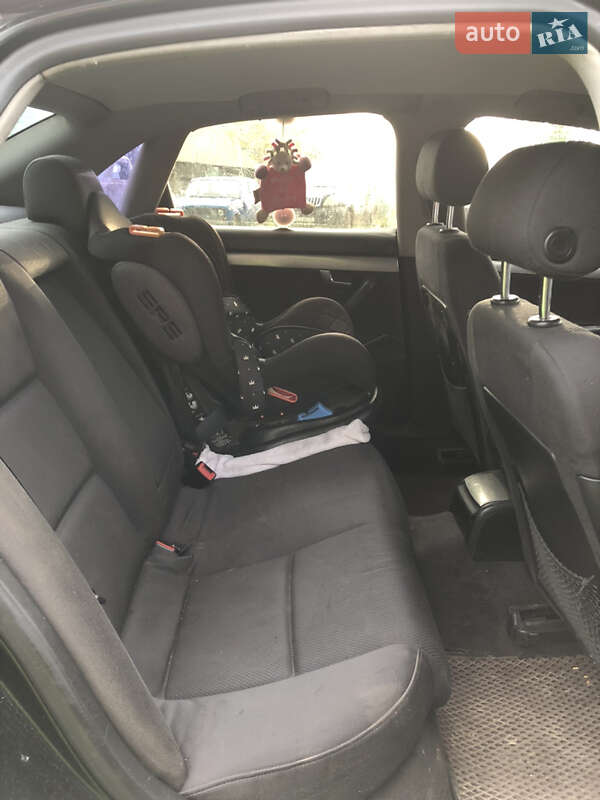 Седан Audi A4 2002 в Яремче