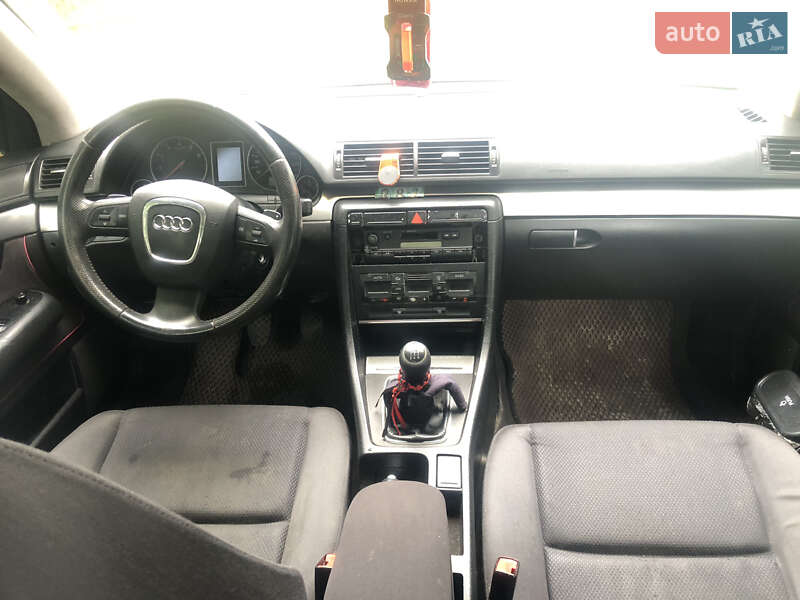 Седан Audi A4 2002 в Яремче