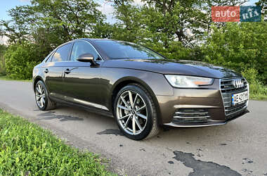 Седан Audi A4 2016 в 