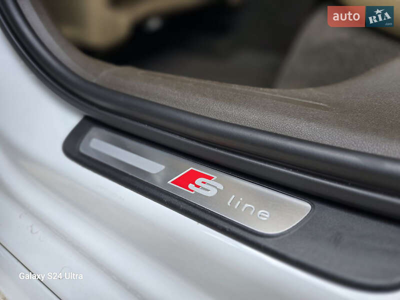 Седан Audi A4 2015 в Умані