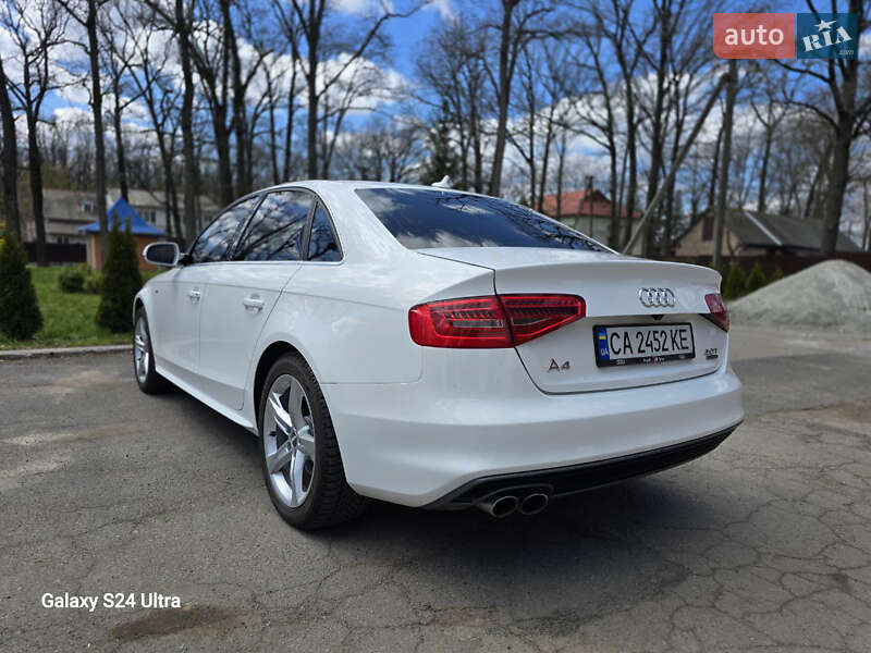 Седан Audi A4 2015 в Умані