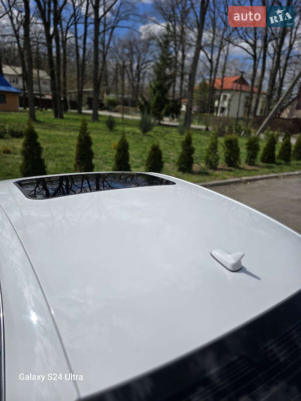 Седан Audi A4 2015 в Умані