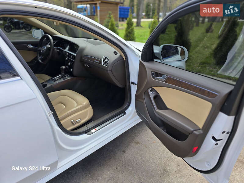 Седан Audi A4 2015 в Умані