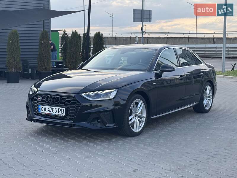 Седан Audi A4 2023 в 