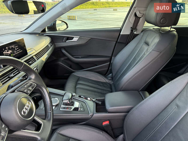 Седан Audi A4 2017 в Львове