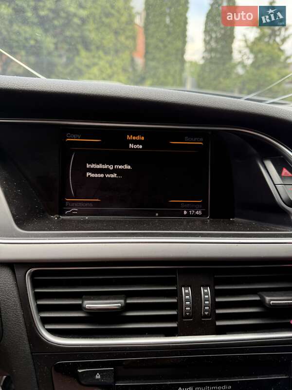 Седан Audi A4 2014 в Львові