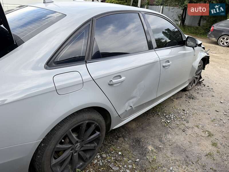 Седан Audi A4 2014 в Львові