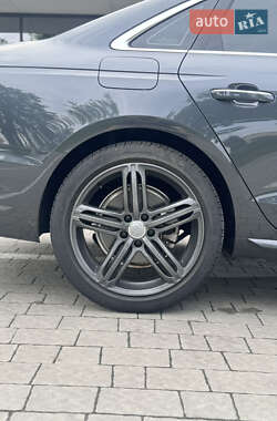Седан Audi A4 2020 в 