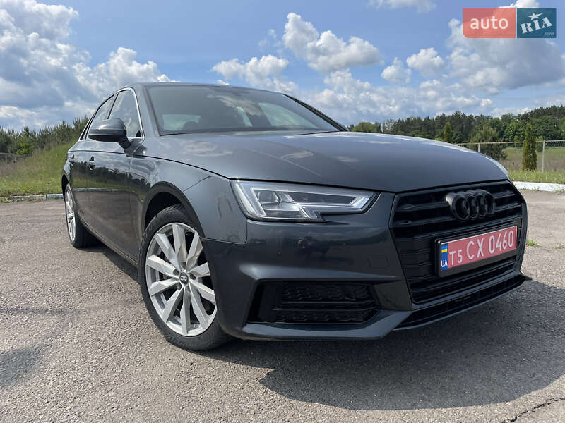 Седан Audi A4 2017 в Ровно