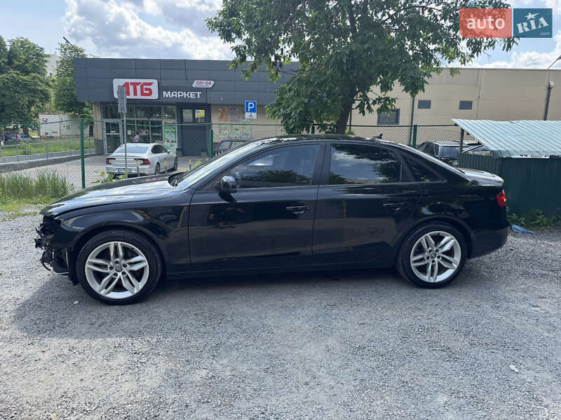 Седан Audi A4 2014 в Рівному