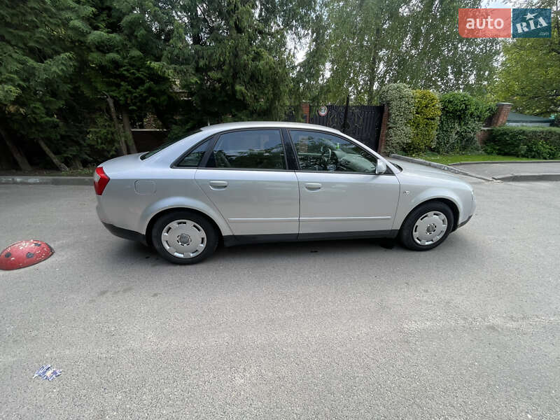 Седан Audi A4 2002 в Луцке