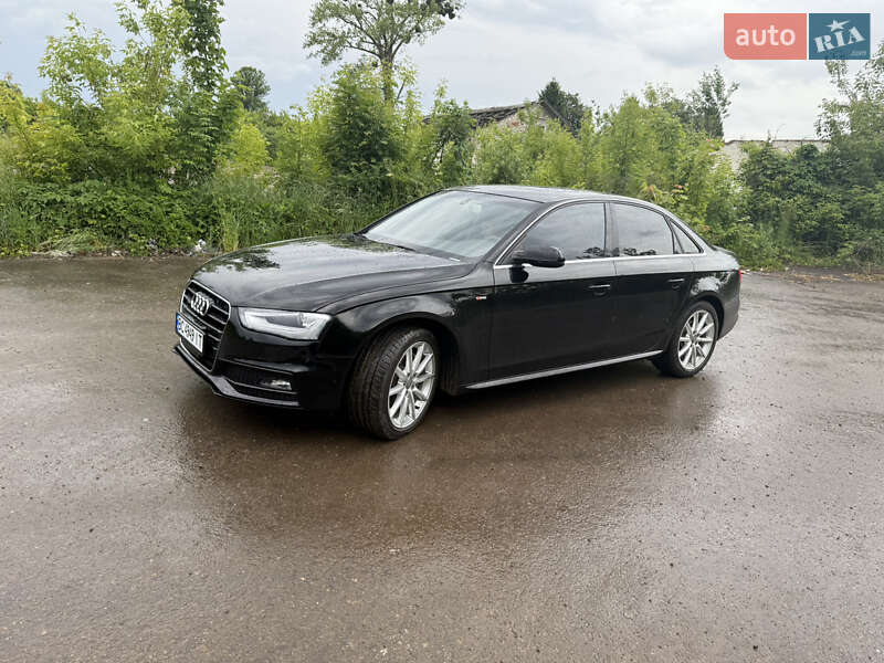 Седан Audi A4 2014 в Львове