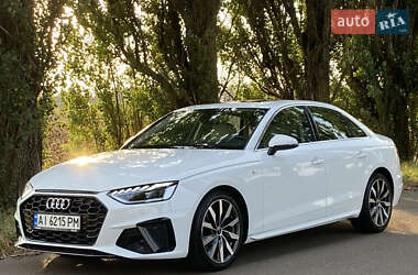 Седан Audi A4 2021 в 