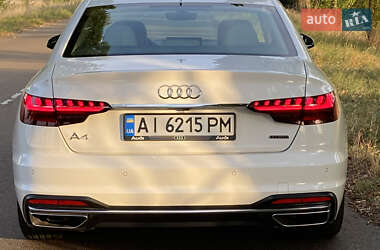 Седан Audi A4 2021 в 