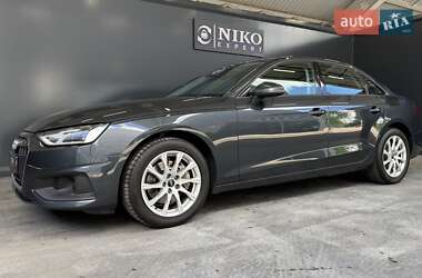 Седан Audi A4 2021 в 