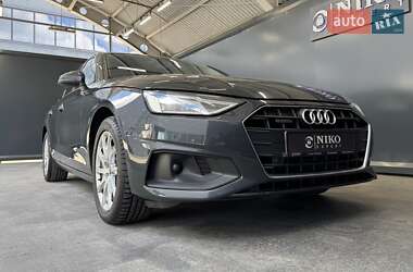 Седан Audi A4 2021 в 