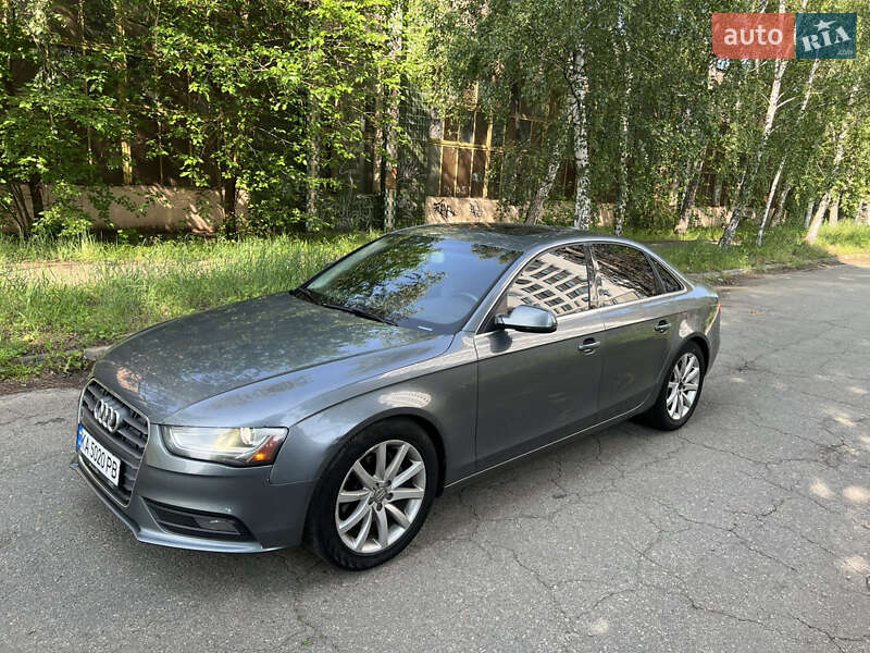 Седан Audi A4 2012 в Києві