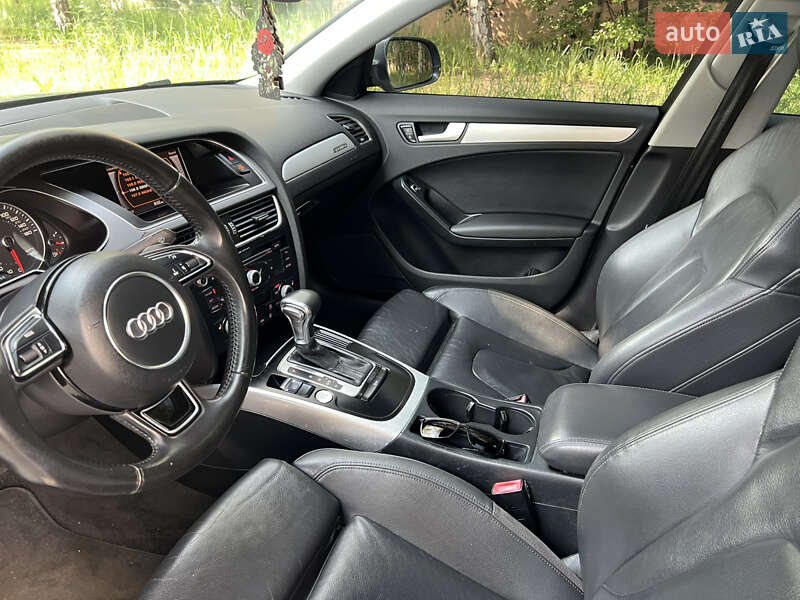 Седан Audi A4 2012 в Києві