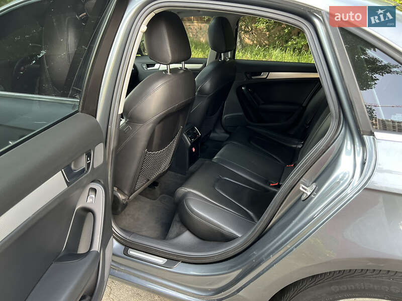 Седан Audi A4 2012 в Києві